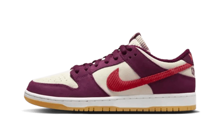 SB DUNK LOW SKATE LIKE A GIRL BORDEAUX