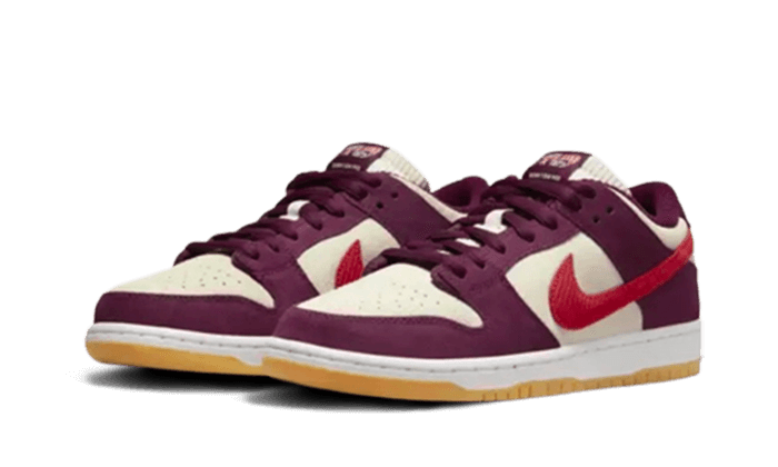 SB DUNK LOW SKATE LIKE A GIRL BORDEAUX
