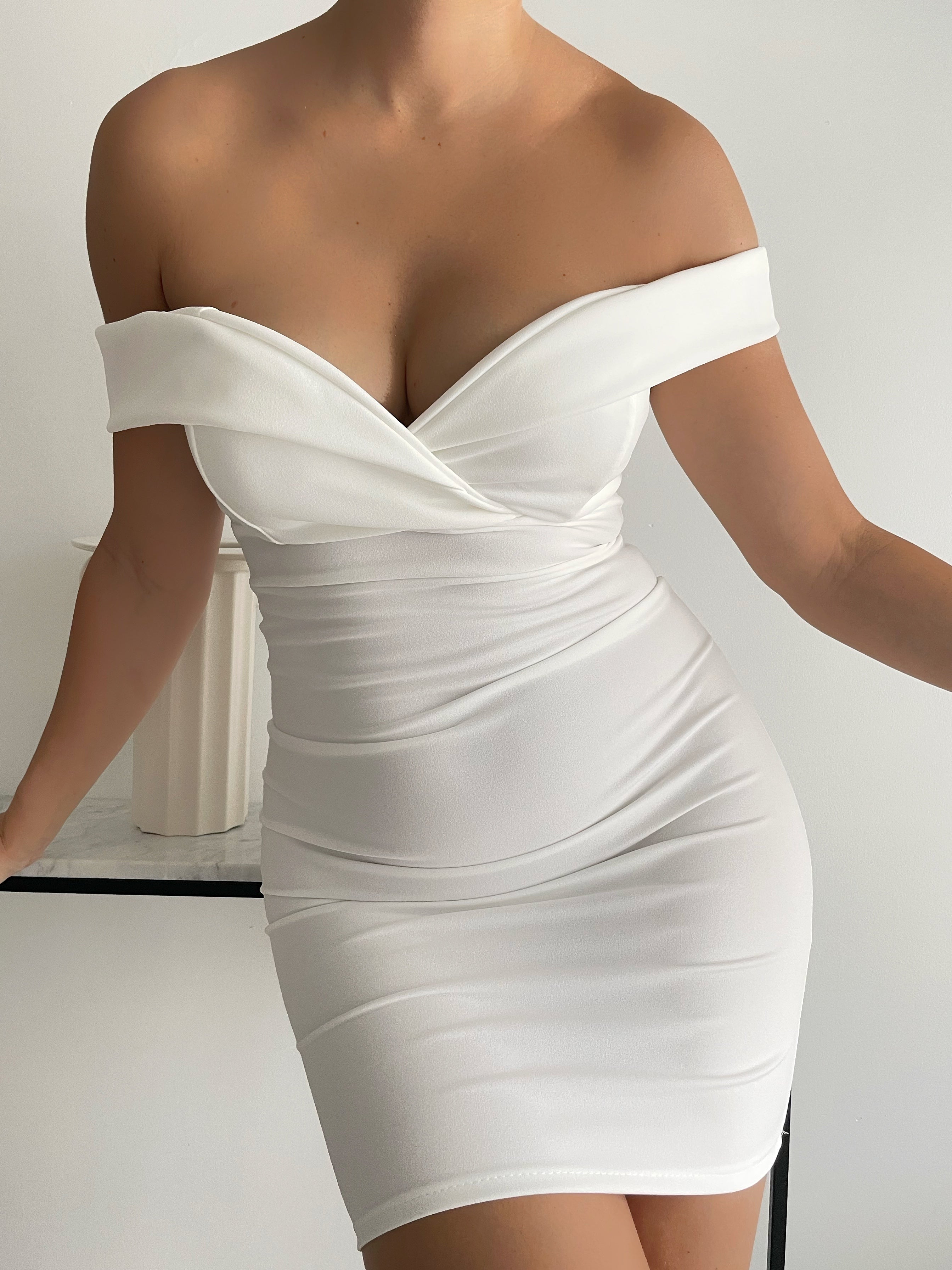 Robe moulante col bardot Lana