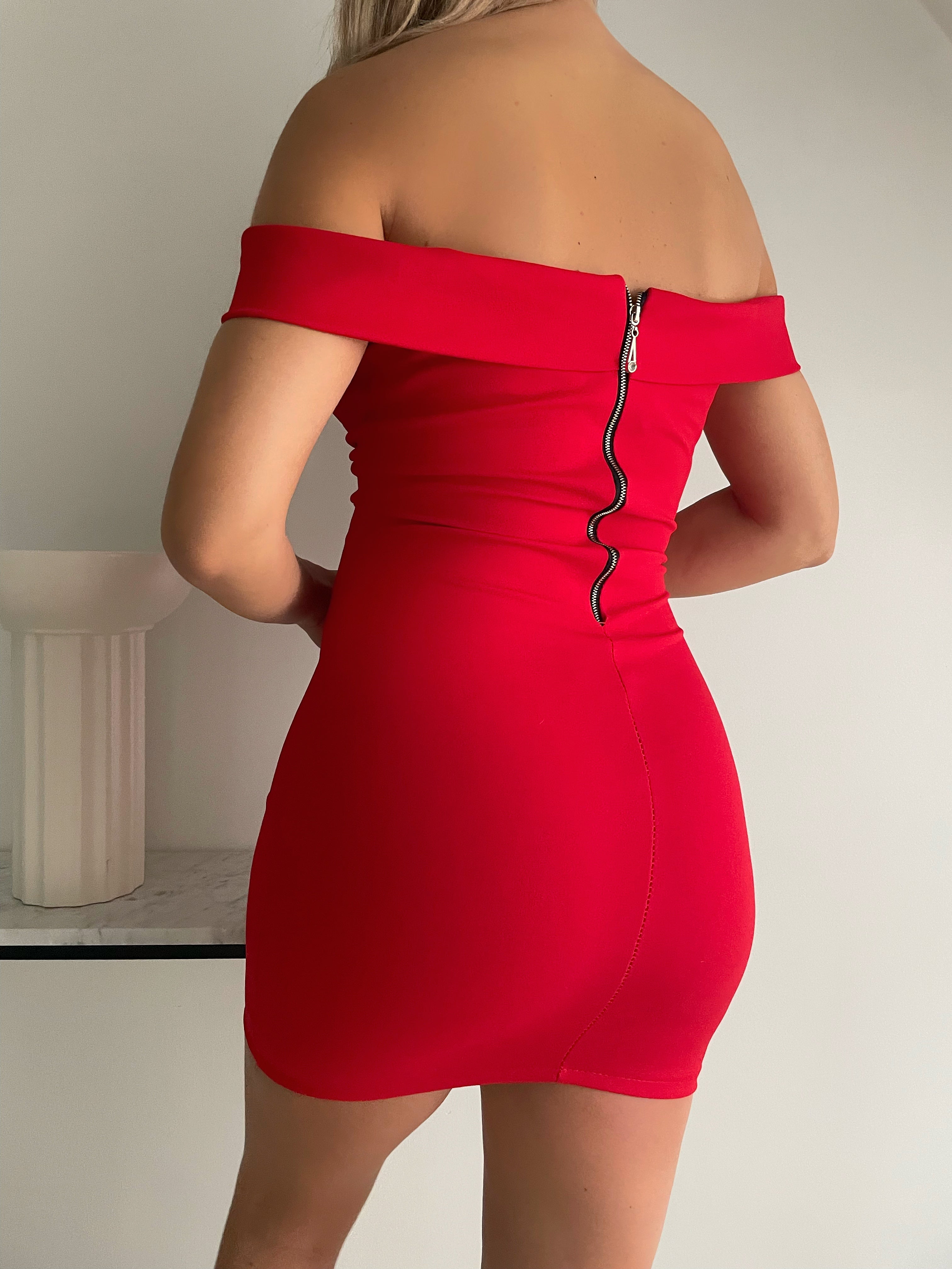 Robe moulante col bardot Lana