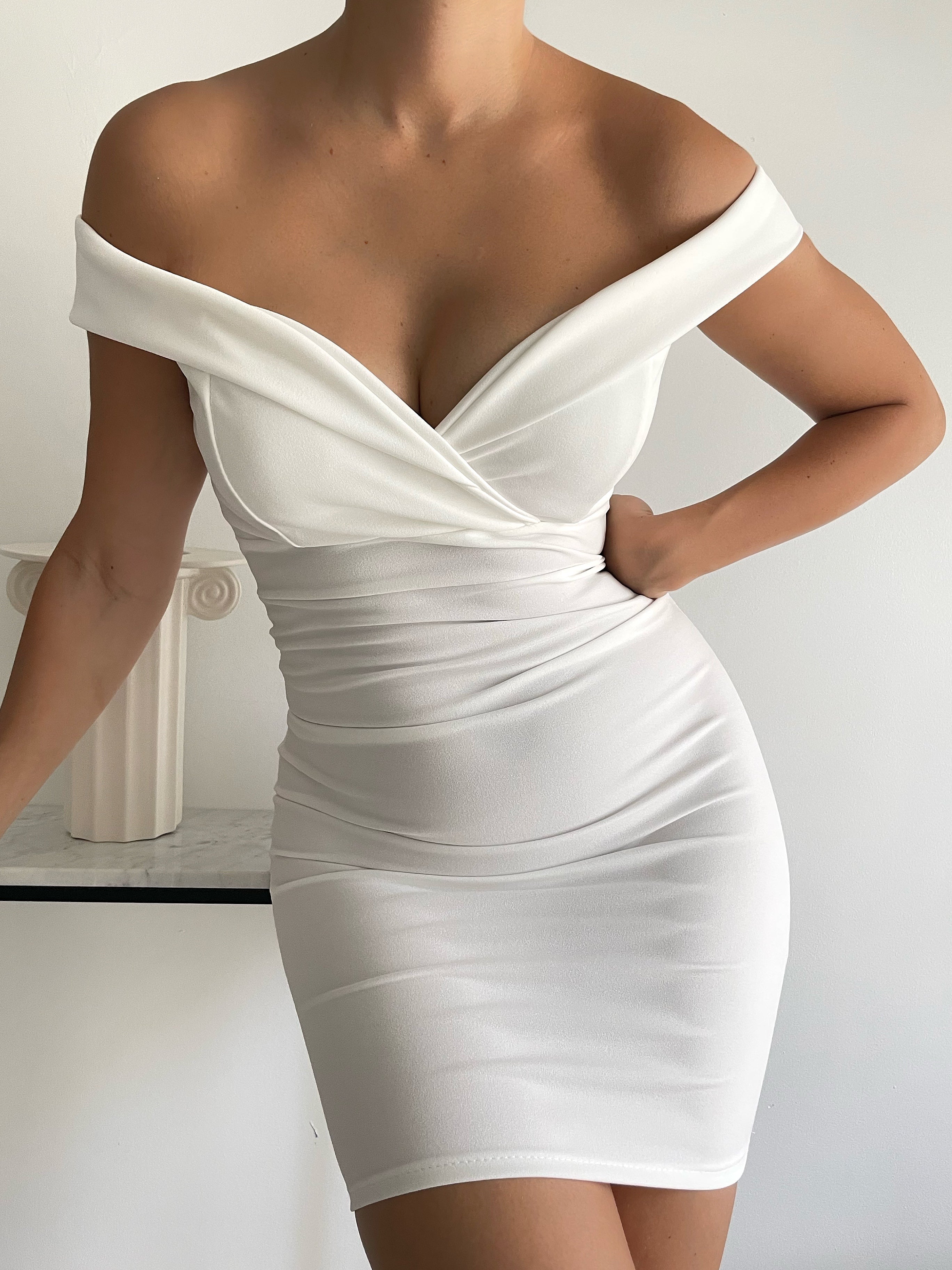 Robe moulante col bardot Lana